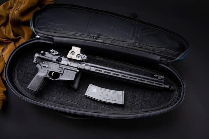 Srringfield-Armory-SAINT-Victor-5.56-with-Law-Tactical-Folder